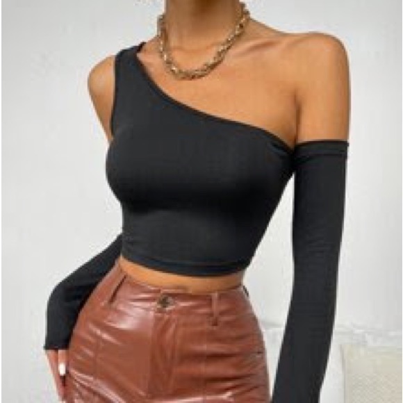 Black Shein cut out Blouse - Picture 3 of 3